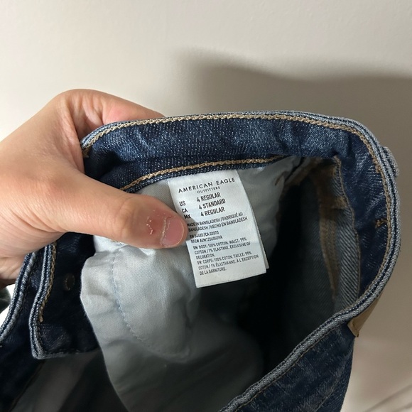American Eagle Ripped Mom Jeans - Picture 4 of 4